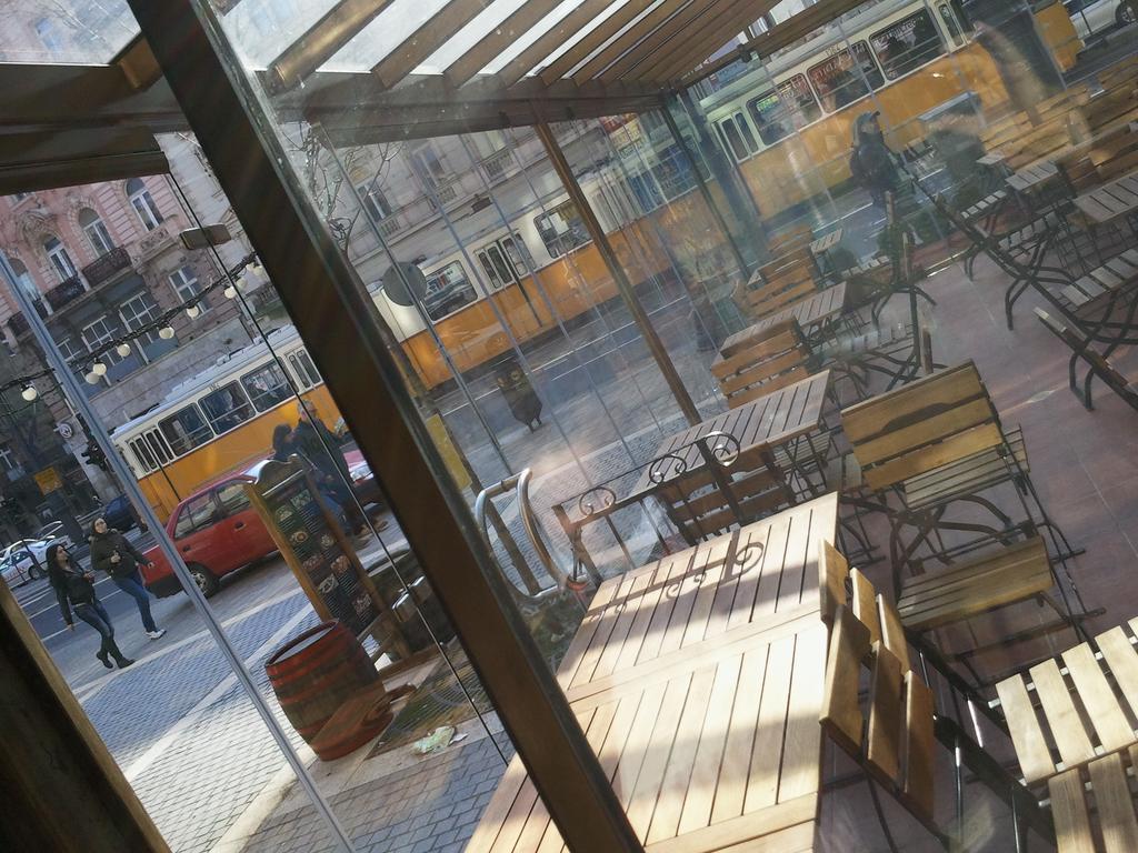 Pulse Jackquaters Lägenhet Budapest Exteriör bild